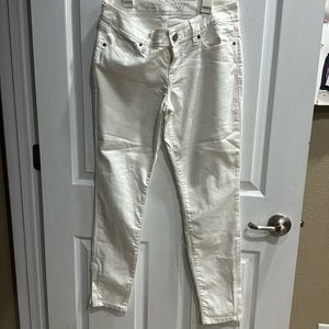 White skinny jeans